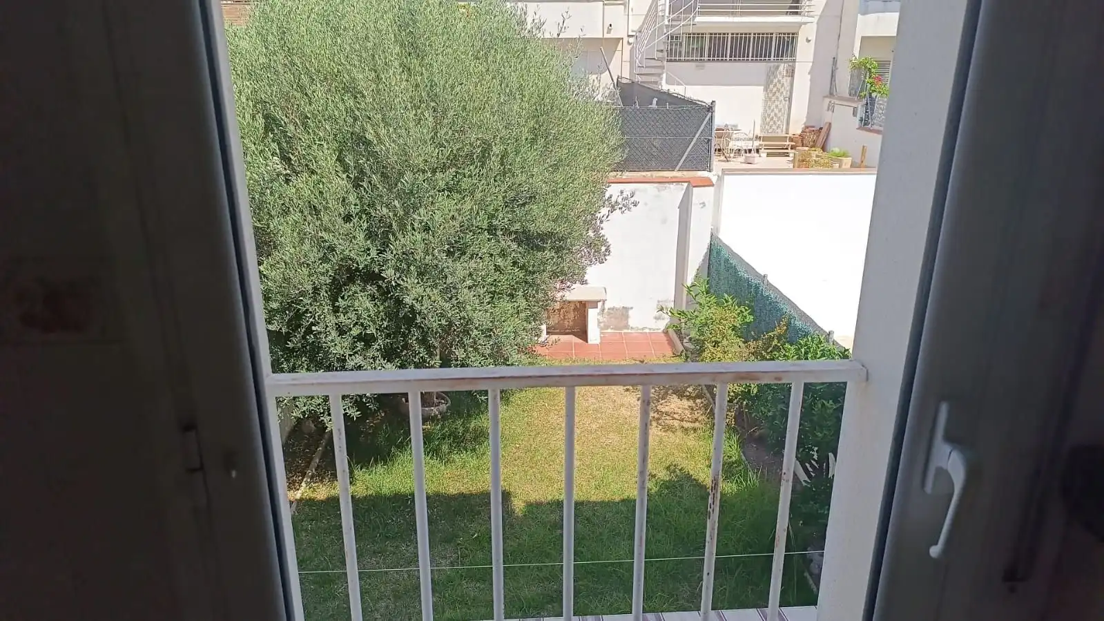 Terrassa de Casa adosada en venda en Vilanova i la Geltrú amb Calefacció i Jardí privat
