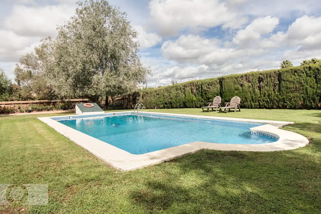 Piscina de Finca rústica en venda en Cartaya amb Jardí privat, Traster i Piscina