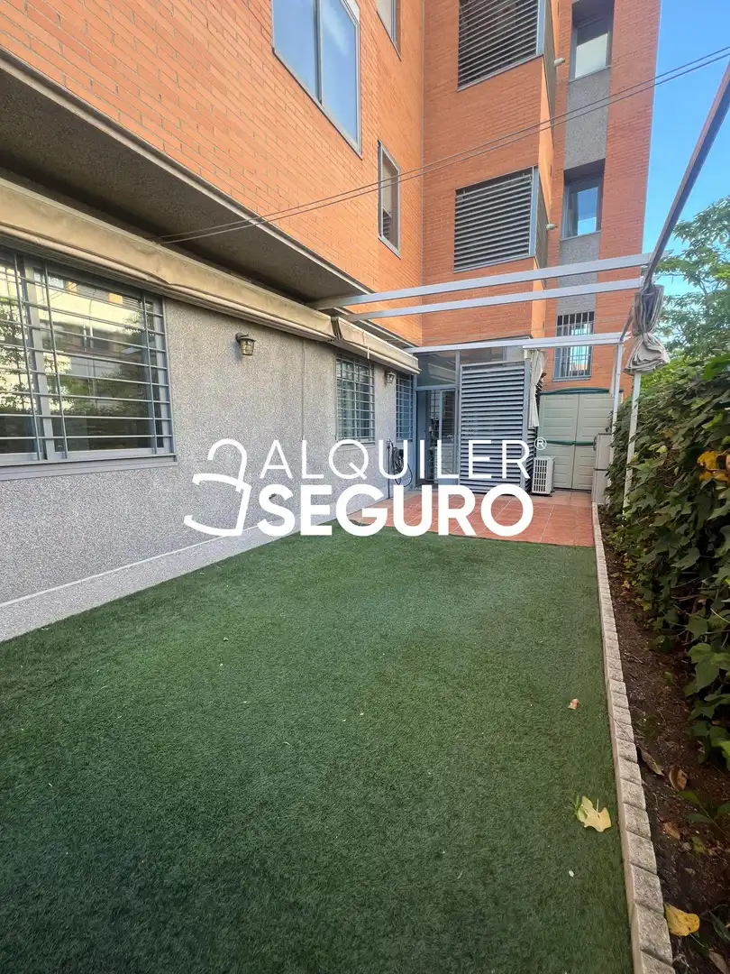 Jardí de Pis de lloguer en Madrid amb Aire condicionat, Calefacció i Terrassa
