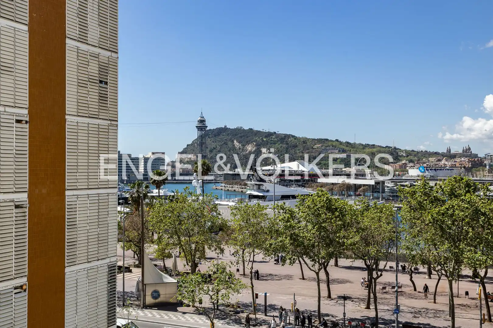 Außenansicht von Wohnung zum Verkauf in  Barcelona Capital mit Klimaanlage, Heizung und Terrasse