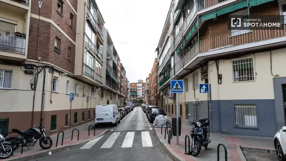 Exterior view of Flat for rent in Madrid  with Air Conditioner, Heating and Furnished