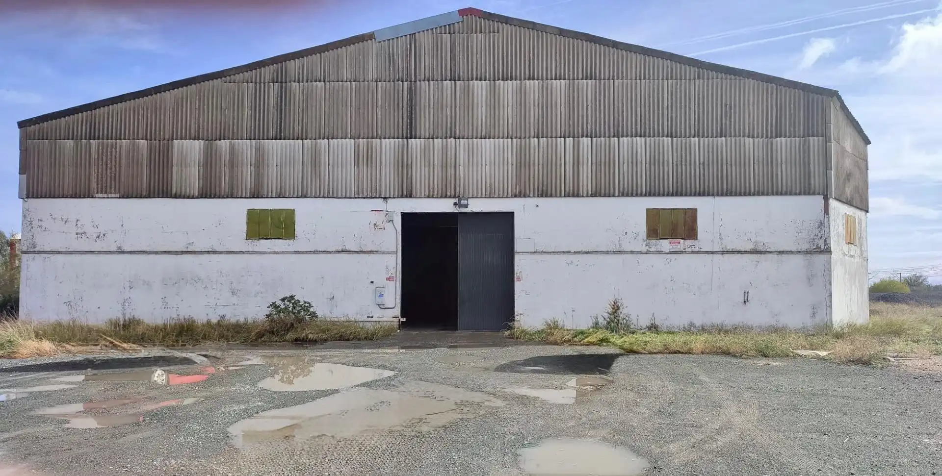 Vista exterior de Nave industrial en venta en Tocina