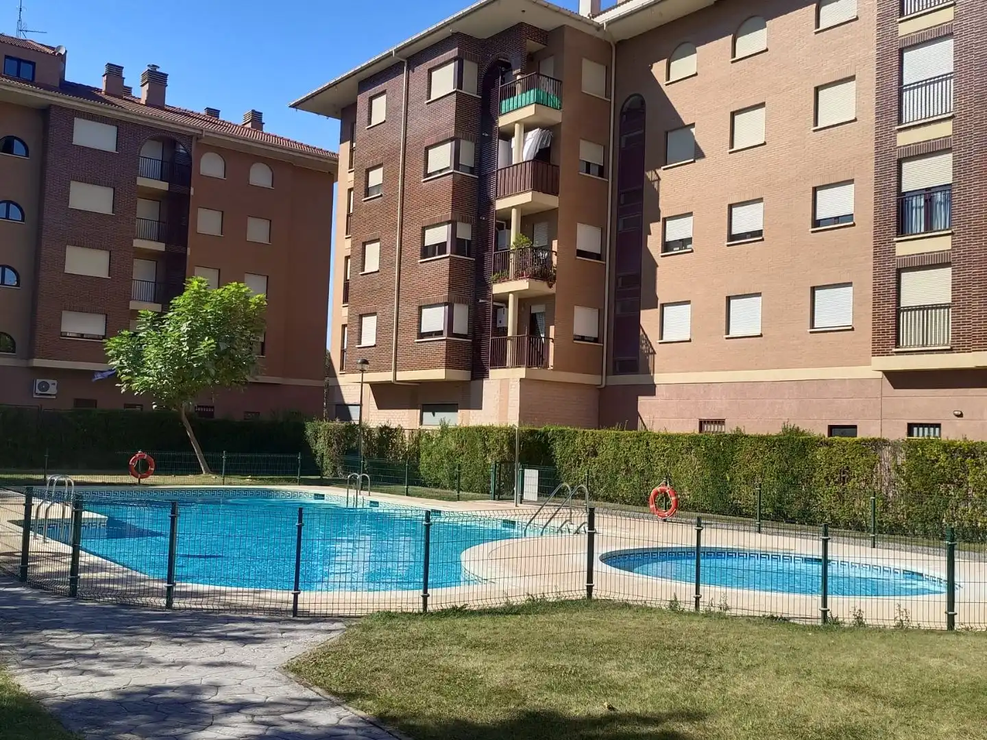 Piscina de Pis en venda en Santo Domingo de la Calzada amb Terrassa i Balcó