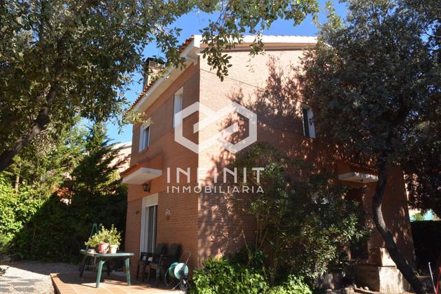 Casa-chalet en Venta en Pioz