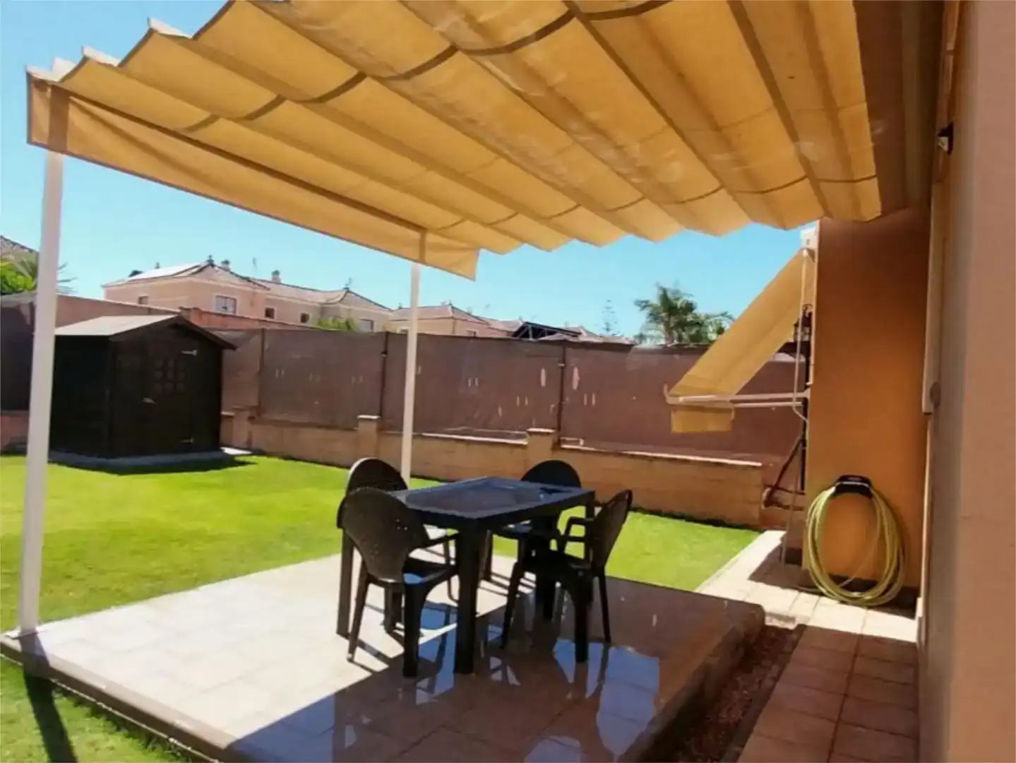 Terrassa de Casa o xalet en venda en Espartinas amb Aire condicionat, Jardí privat i Traster