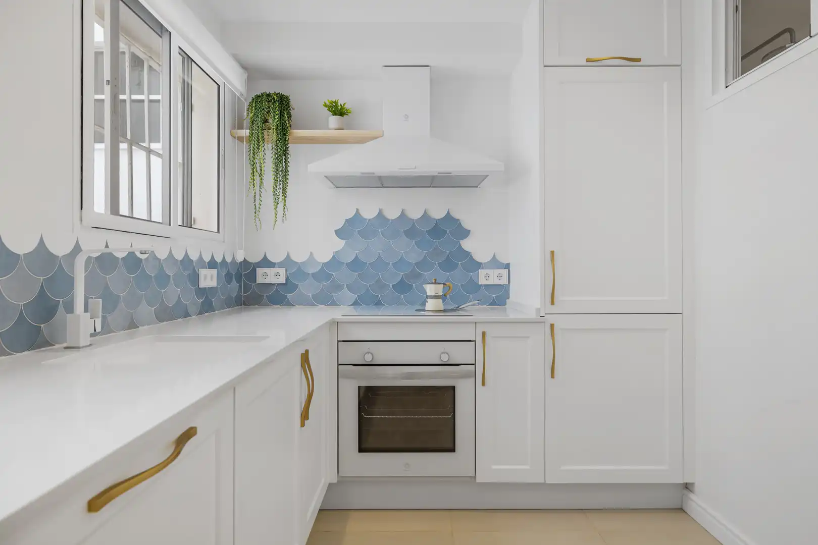 Cuina de Apartament en venda en Estepona amb Aire condicionat