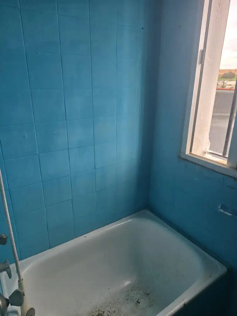 Badezimmer von Dachboden zum Verkauf in Algeciras
