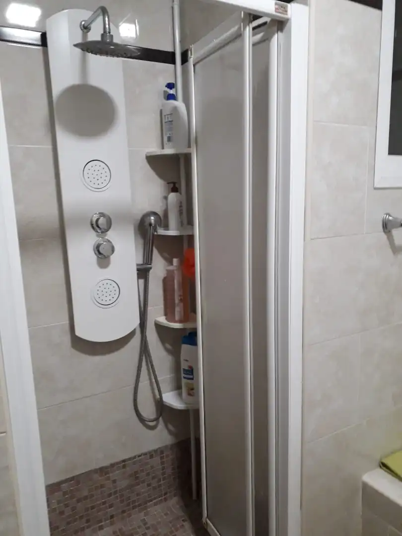 Bany de Casa o xalet en venda en Coín amb Aire condicionat, Terrassa i Moblat