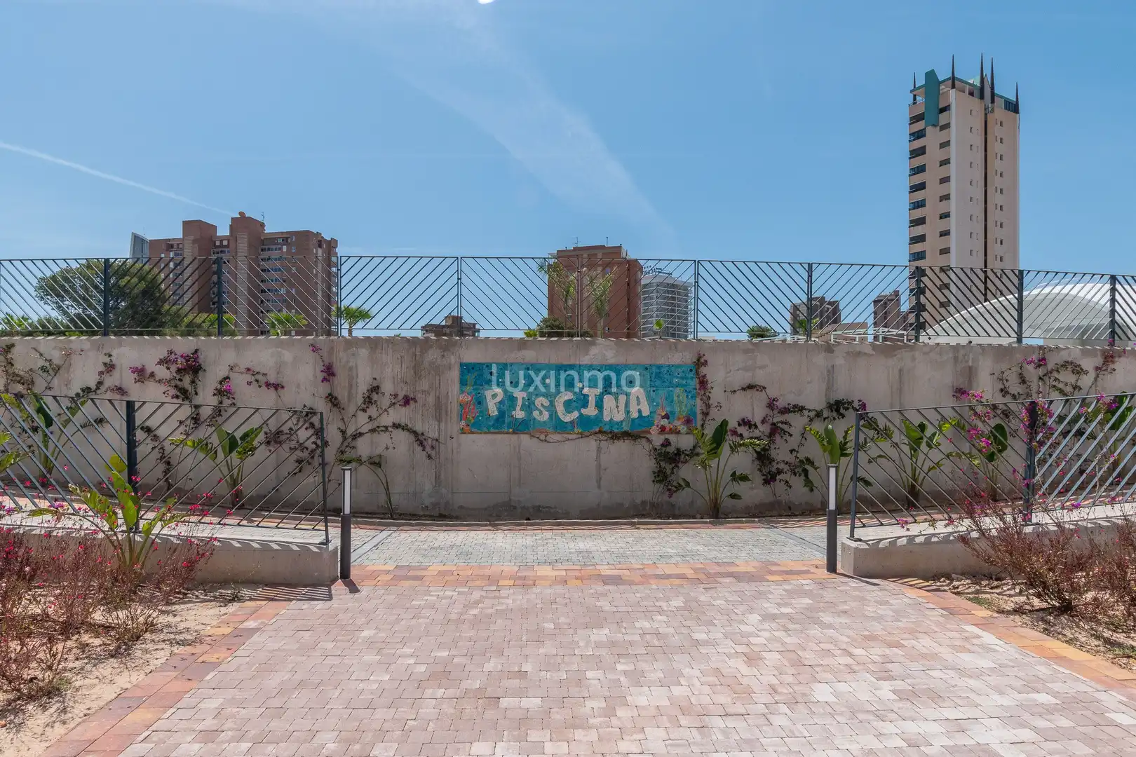 Exterior view of Flat for sale in Benidorm  with Air Conditioner, Heating and Private garden