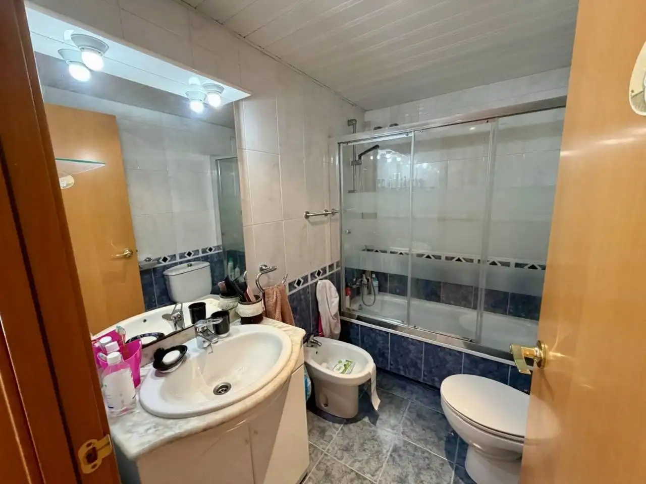 Badezimmer von Wohnung zum Verkauf in Rubí mit Balkon