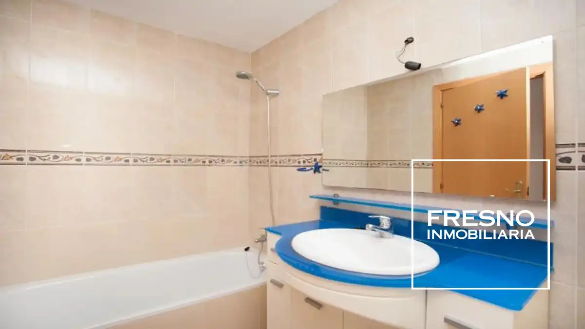 Bathroom of Flat for sale in Cambrils