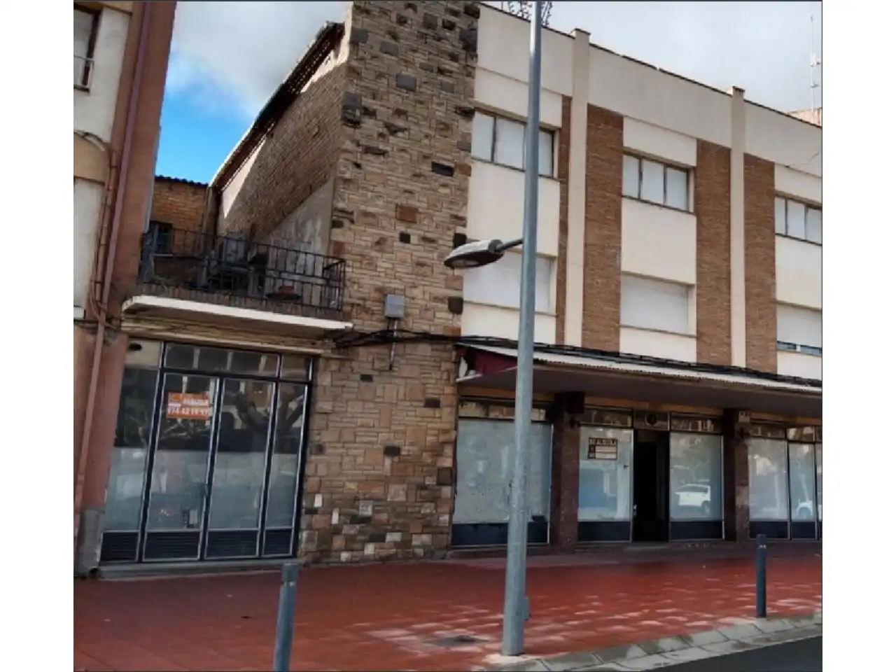 Exterior view of Commercial properties for rent in Tamarite de Litera