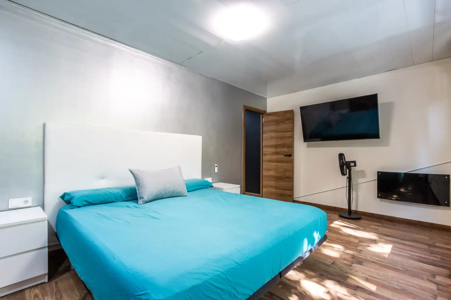 Bedroom of Flat for sale in Terrassa  with Parquet flooring, Terrace and Balcony