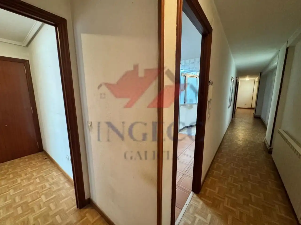 Piso en venta en A Coruña Capital  con Calefacción, Parquet y Trastero