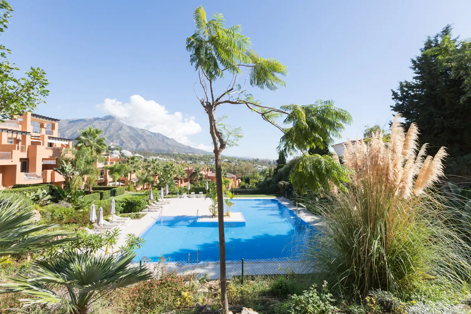 Wohnung mit Pool zum Verkauf in Nueva Andalucía, imagen 2