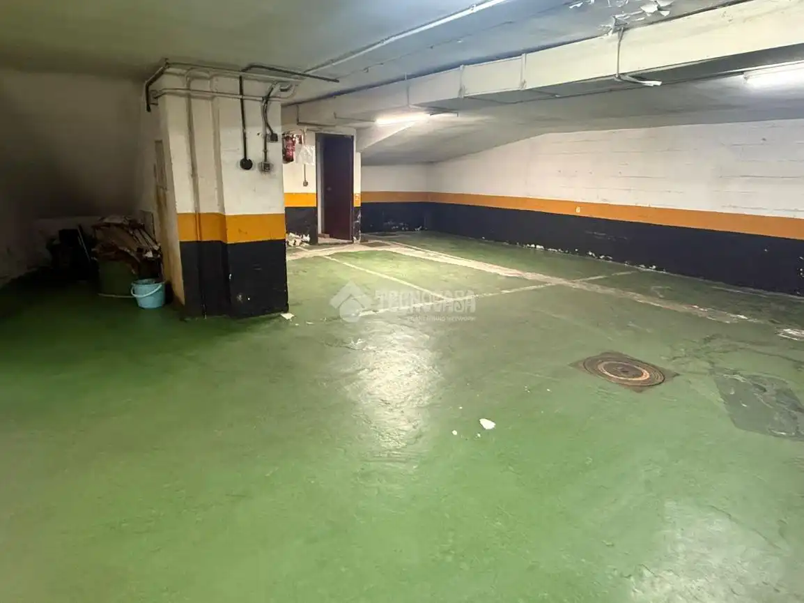 Garage for sale in Madrid
