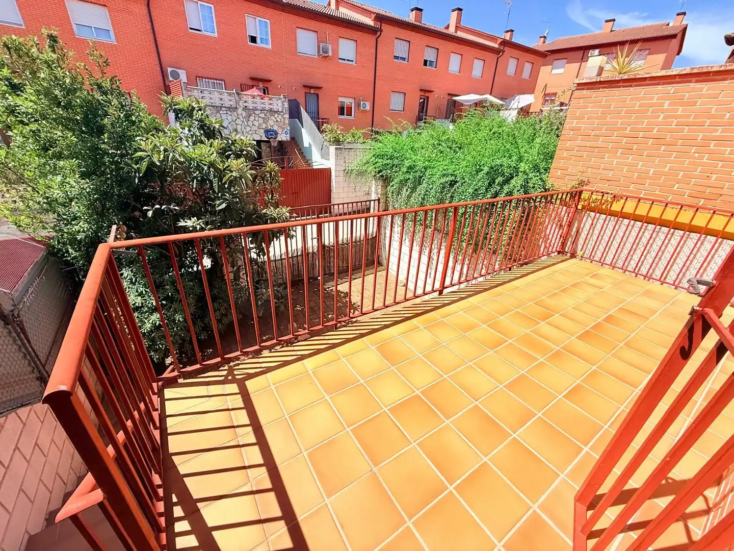 Terrassa de Casa adosada en venda en San Martín de Valdeiglesias amb Calefacció i Terrassa