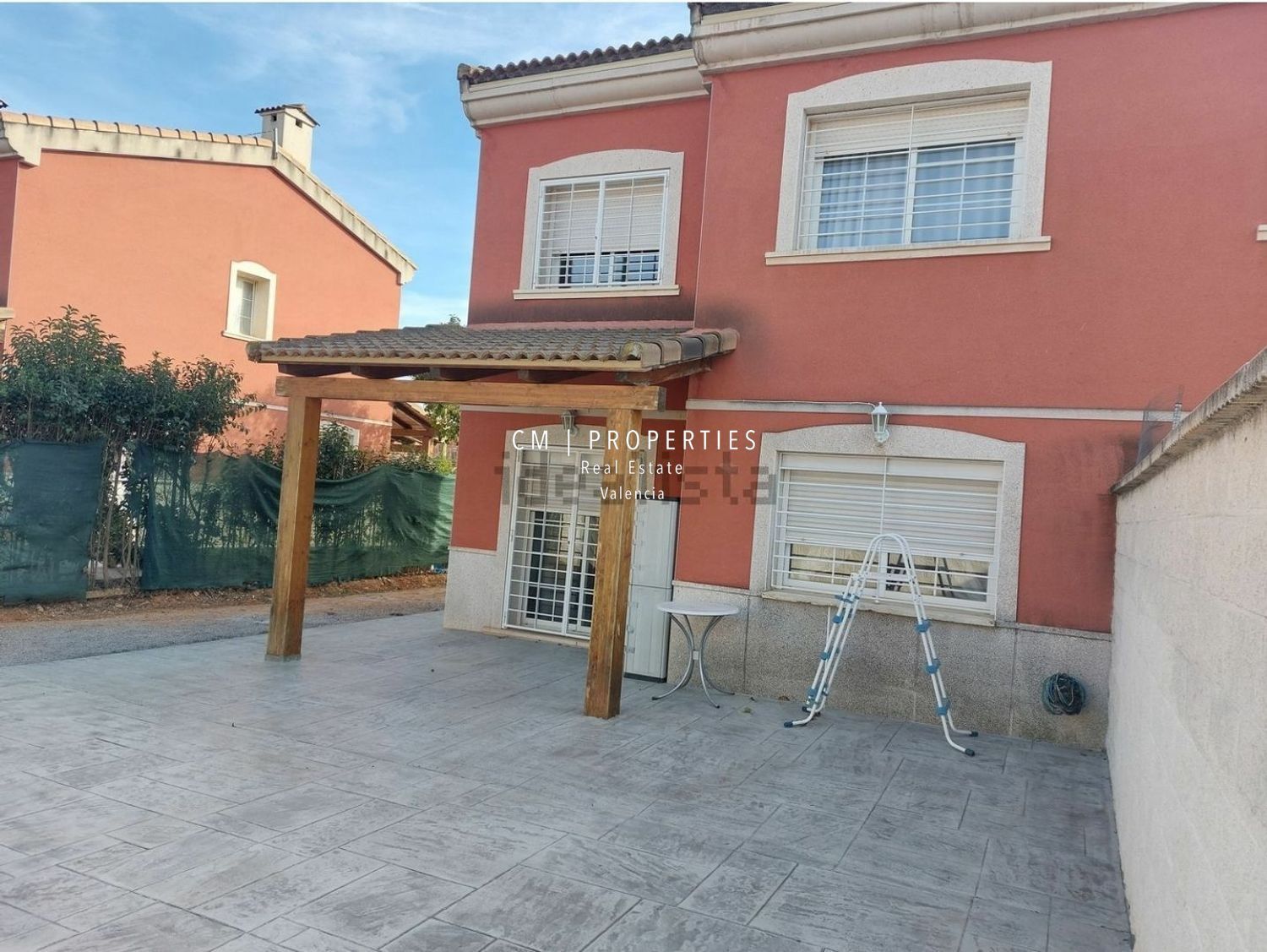 Exterior view of House or chalet to rent in La Pobla de Vallbona  with Heating, Terrace and Swimming Pool