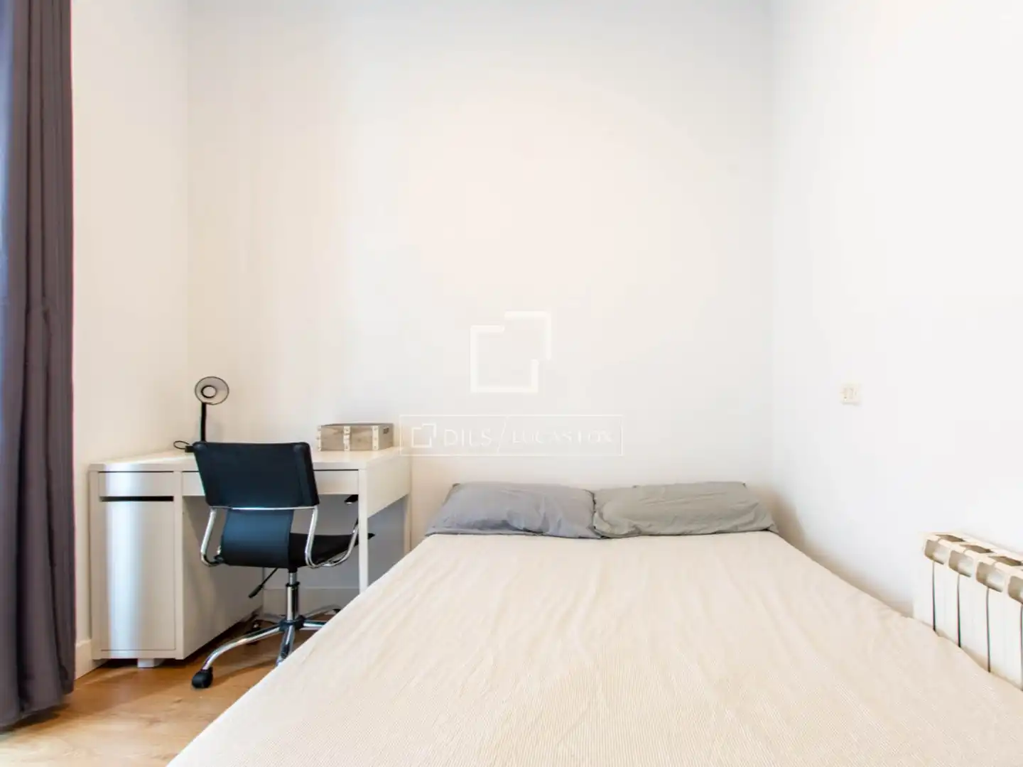 Bedroom of Flat for rent in Alcalá de Guadaira  with Air Conditioner, Heating and Furnished