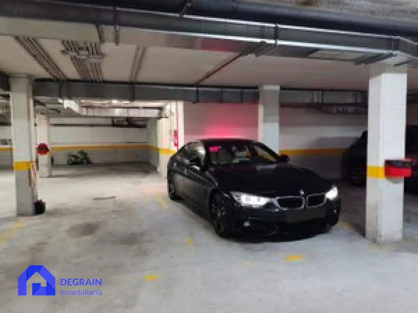 Parkplatz von Wohnung zum Verkauf in Oviedo  mit Heizung, Privatgarten und Abstellraum