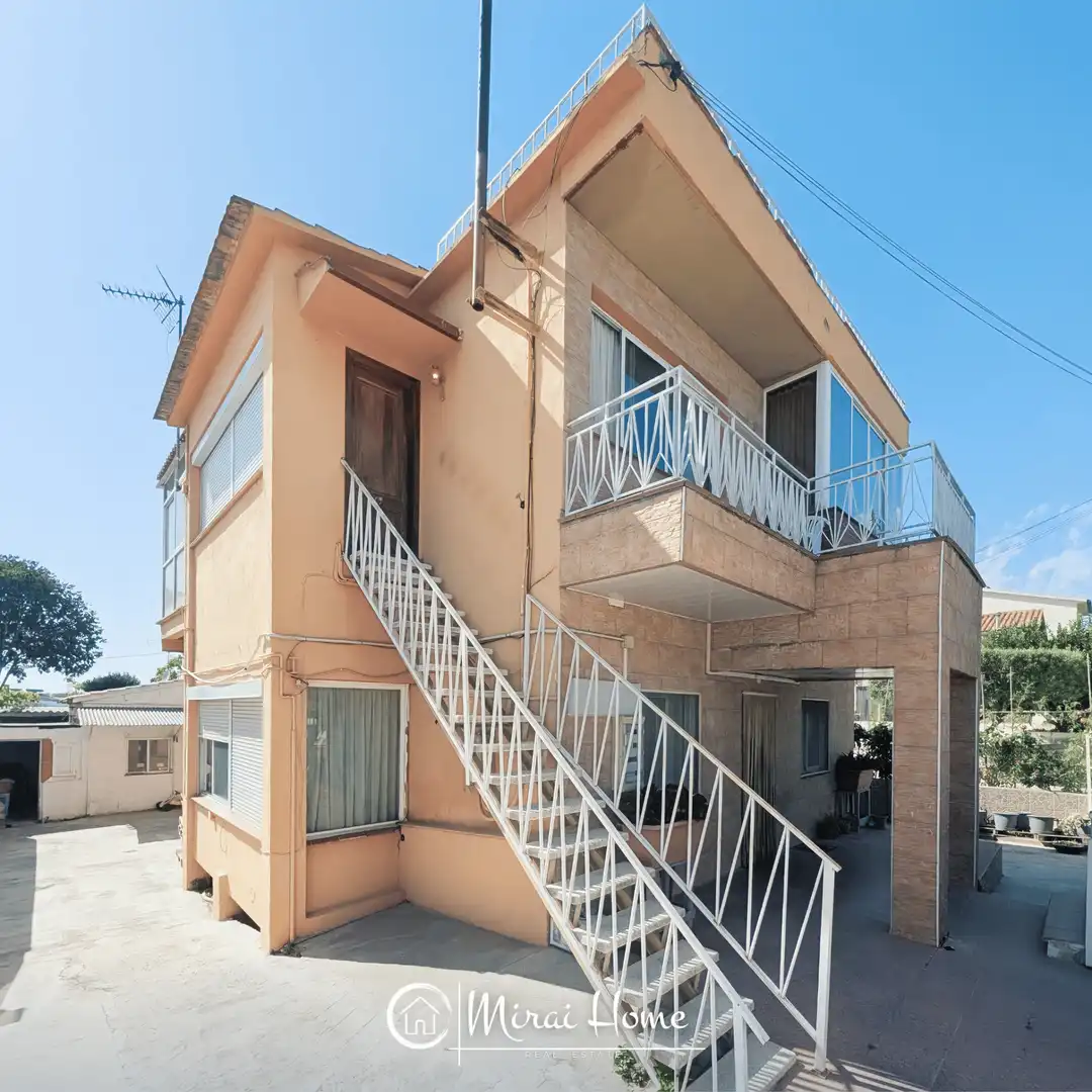 Vista exterior de Casa o xalet en venda en Parets del Vallès amb Aire condicionat, Calefacció i Jardí privat