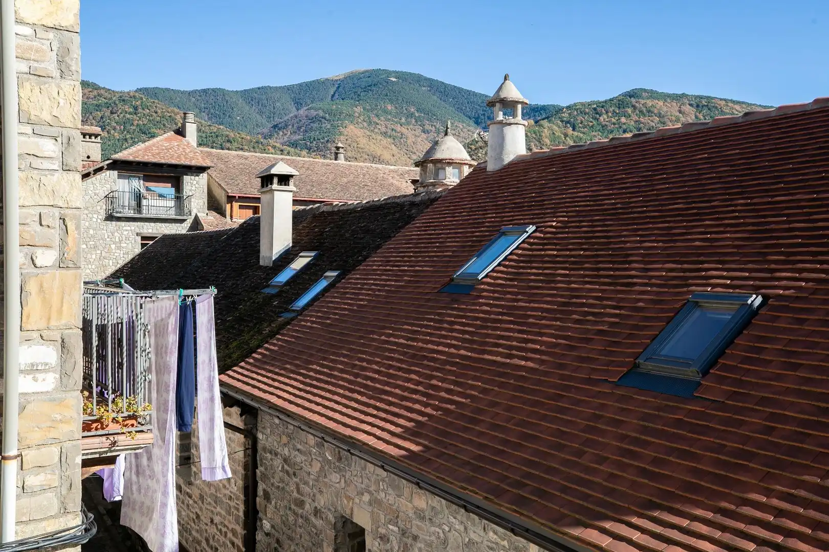 Vista exterior de Casa o chalet en venta en Valle de Hecho con Balcón