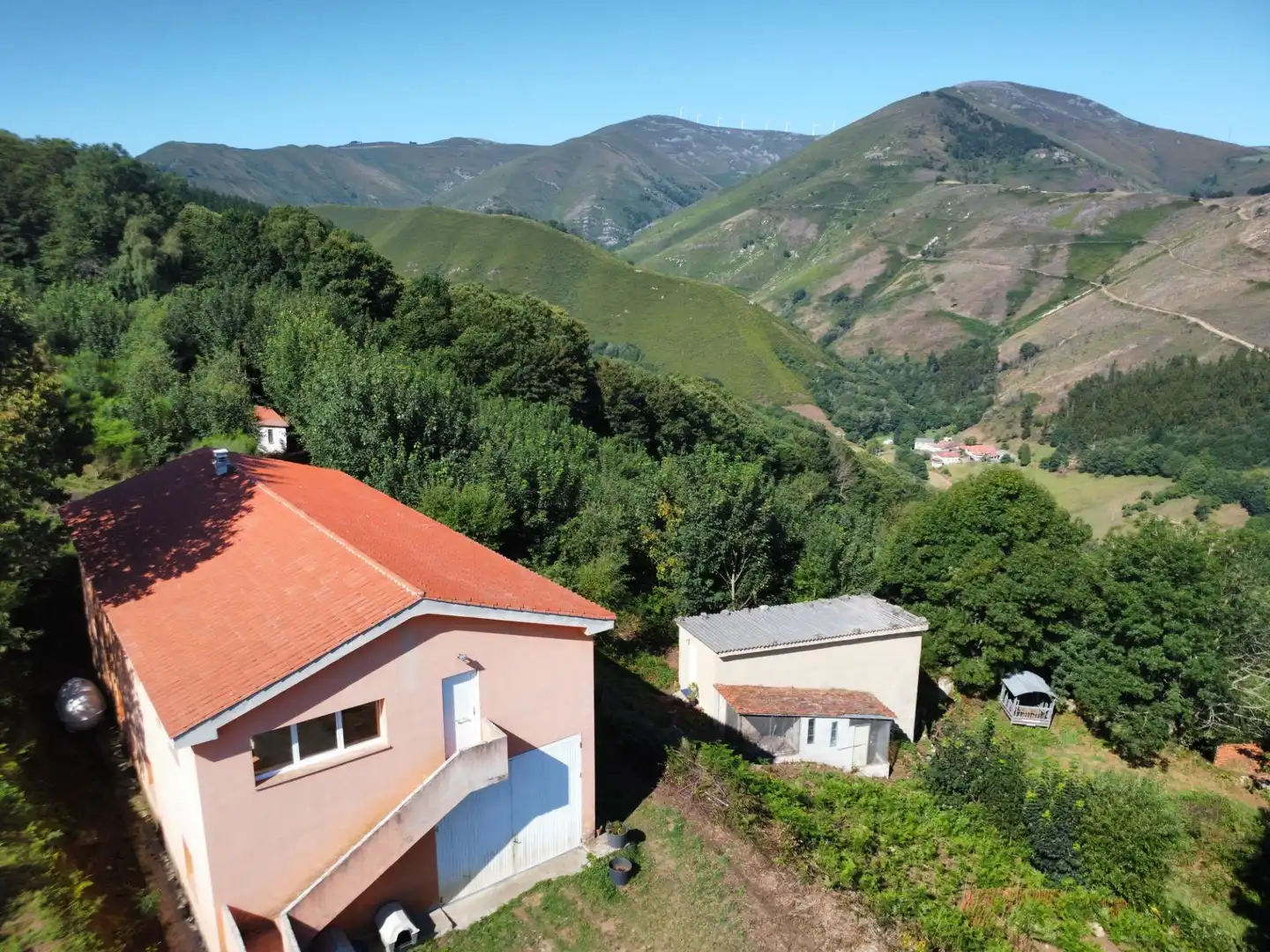 Country homes for sale in Allande