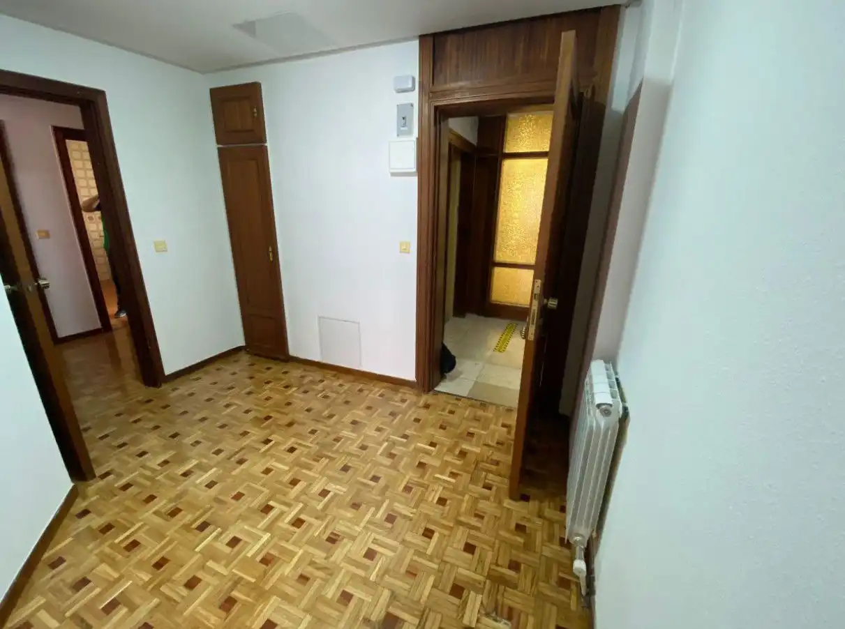 Piso de alquiler en Palencia con Calefacción, Parquet y Amueblado