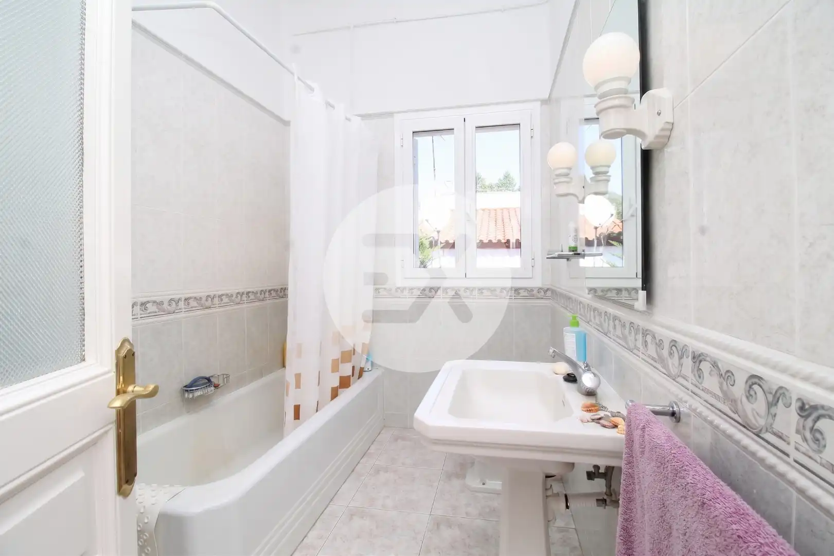 Bany de Casa o xalet en venda en Castelldefels amb Jardí privat i Terrassa