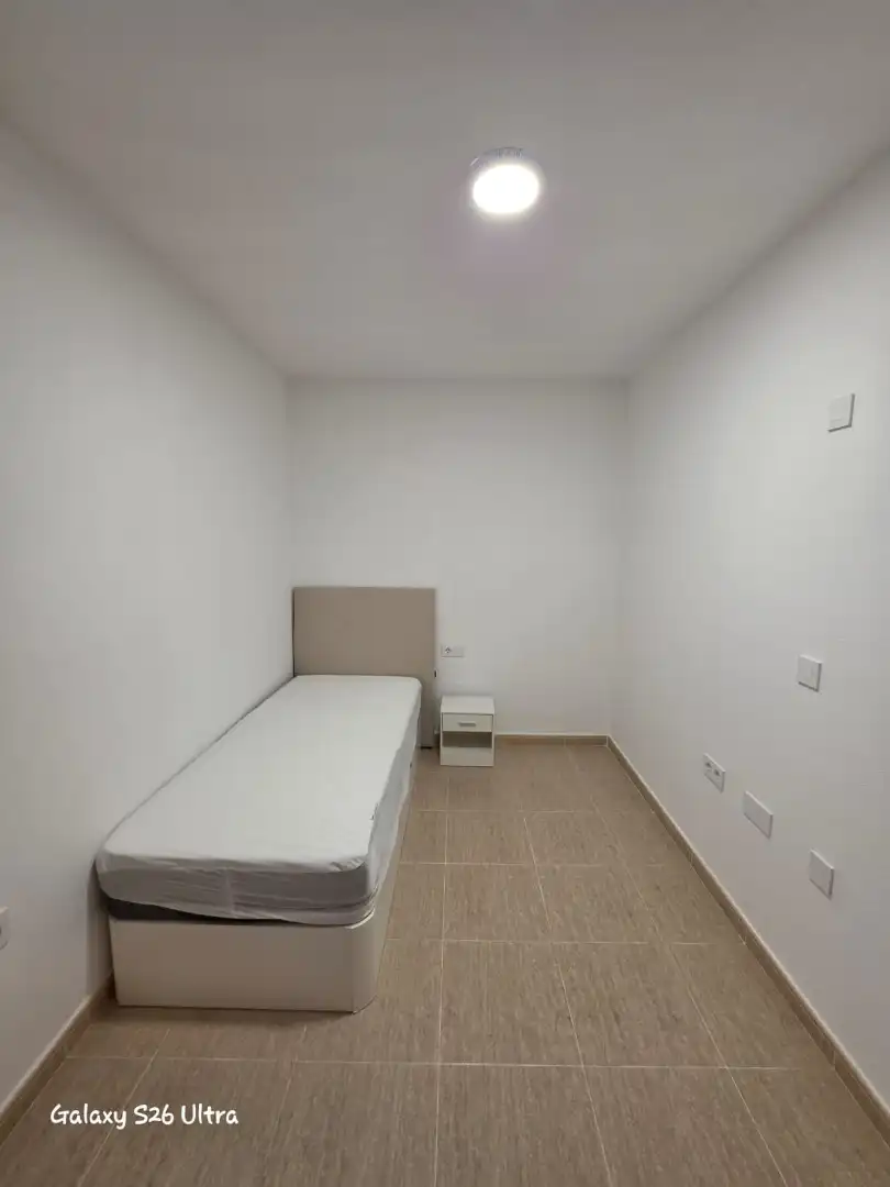Habitación de Piso de alquiler en Albatera con Aire acondicionado, Trastero y Amueblado