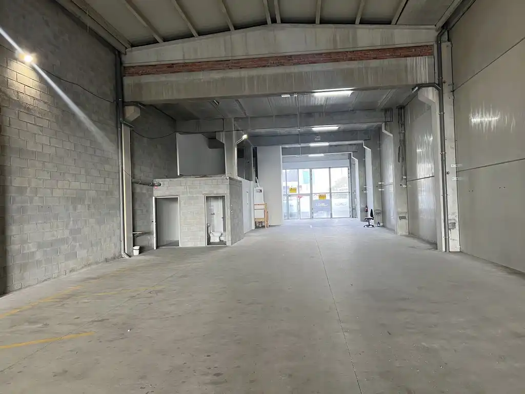 Nave industrial en venta en Santiago de Compostela 