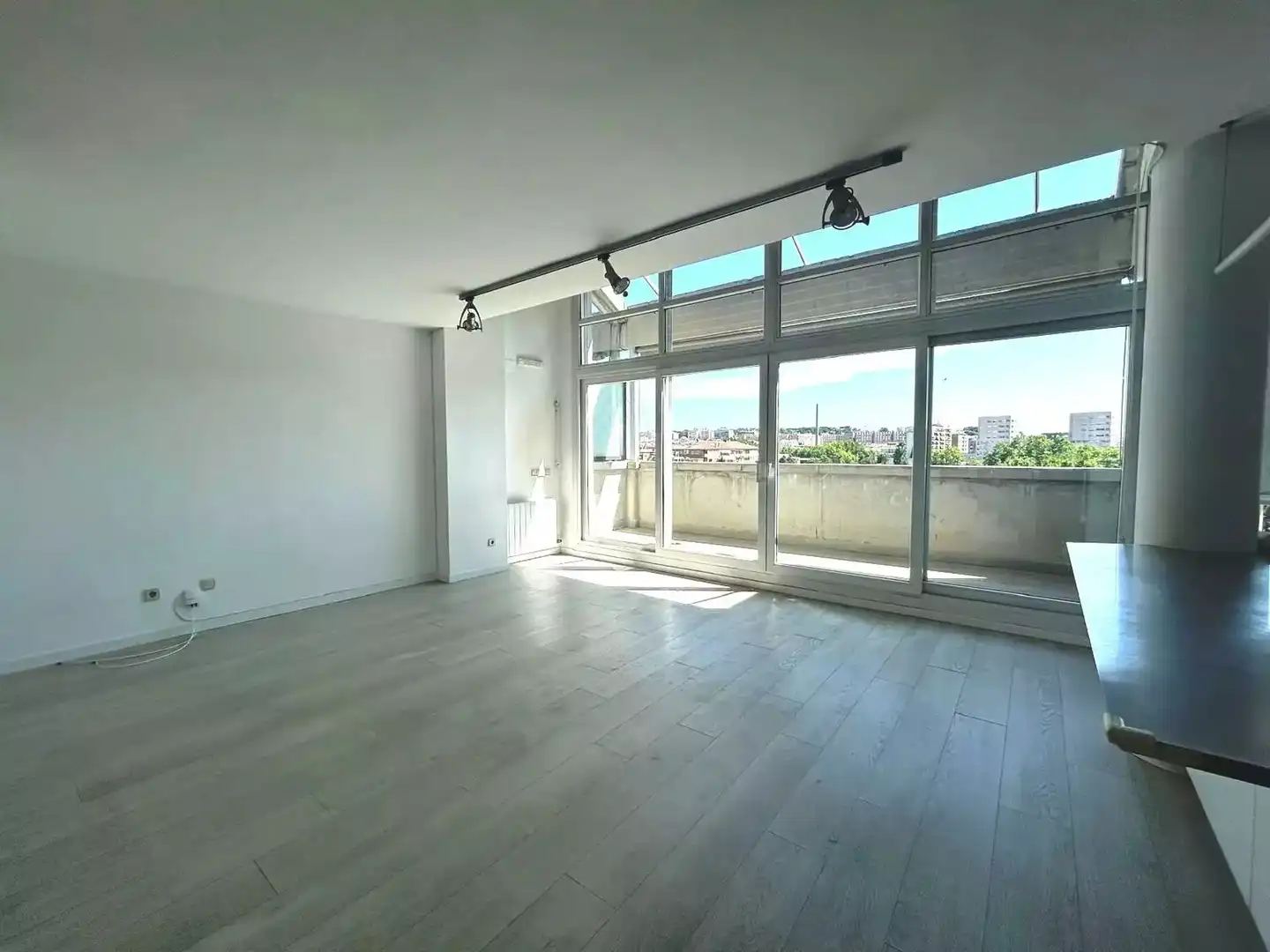 Wohnzimmer von Wohnung zur Miete in Girona mit Klimaanlage, Heizung und Parkett