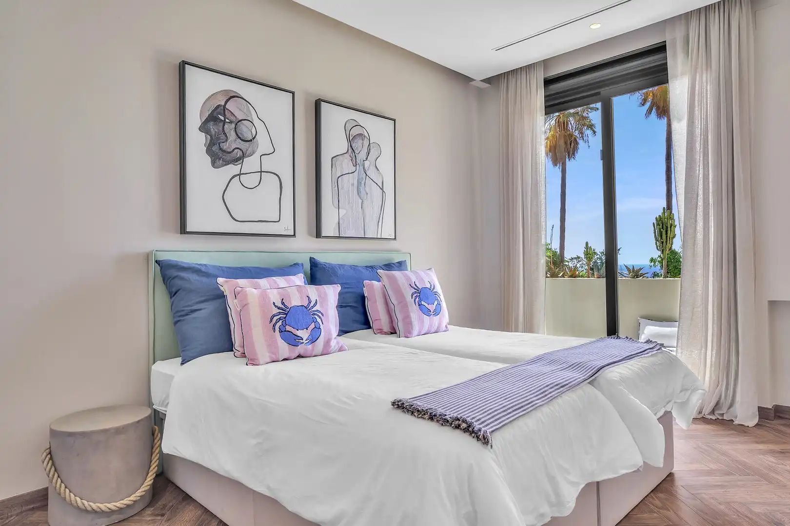 Dormitori de Casa o xalet de lloguer en Marbella amb Aire condicionat, Jardí privat i Terrassa