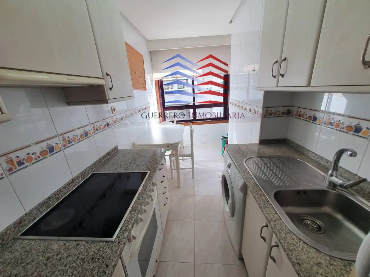Cocina de Apartamento de alquiler en Ourense Capital  con Calefacción, Parquet y Amueblado