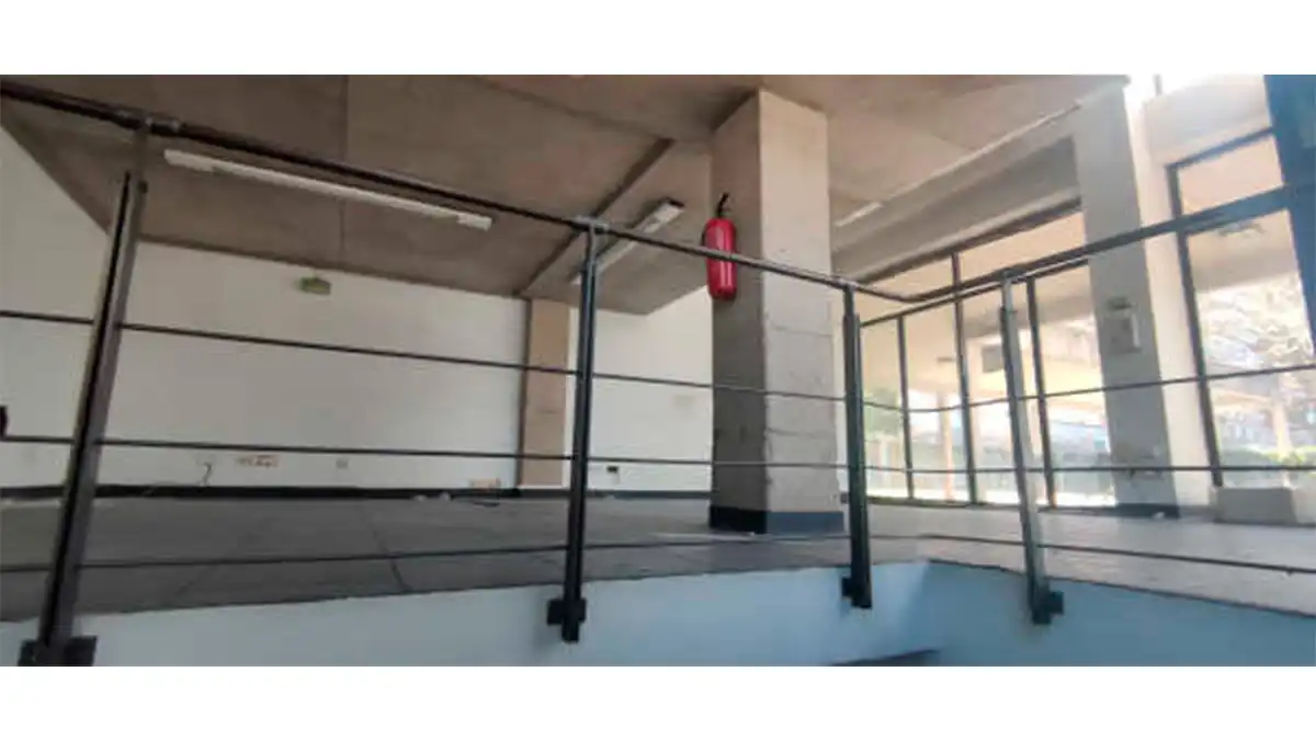 Local en venta en VUELTA DEL CASTILLO, 3, Iturrama