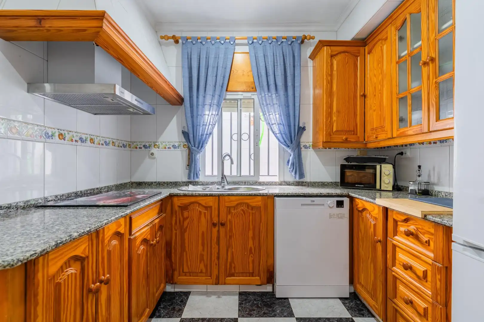 Kitchen of Houses for sale in Jerez de la Frontera