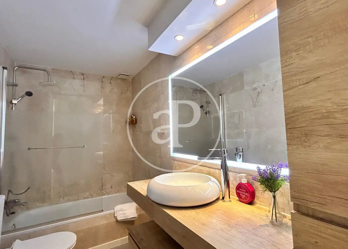 Badezimmer von Dachboden zur Miete in Calvià mit Klimaanlage, Heizung und Privatgarten