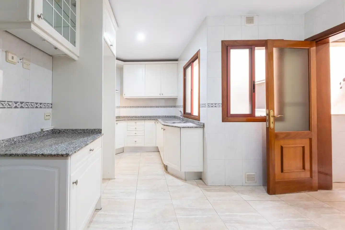Flat for rent in Calle Bravo Murillo, 3, Triana