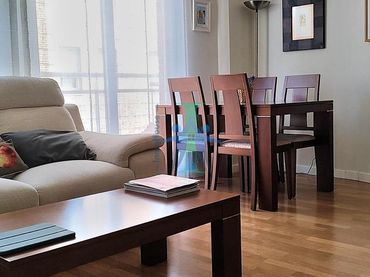 Piso con balcón en venta en Industria