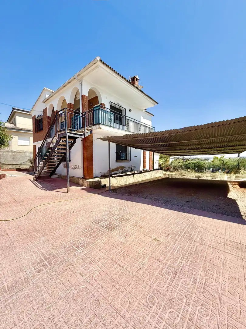 Casa amb terrassa en venda a Albinyana