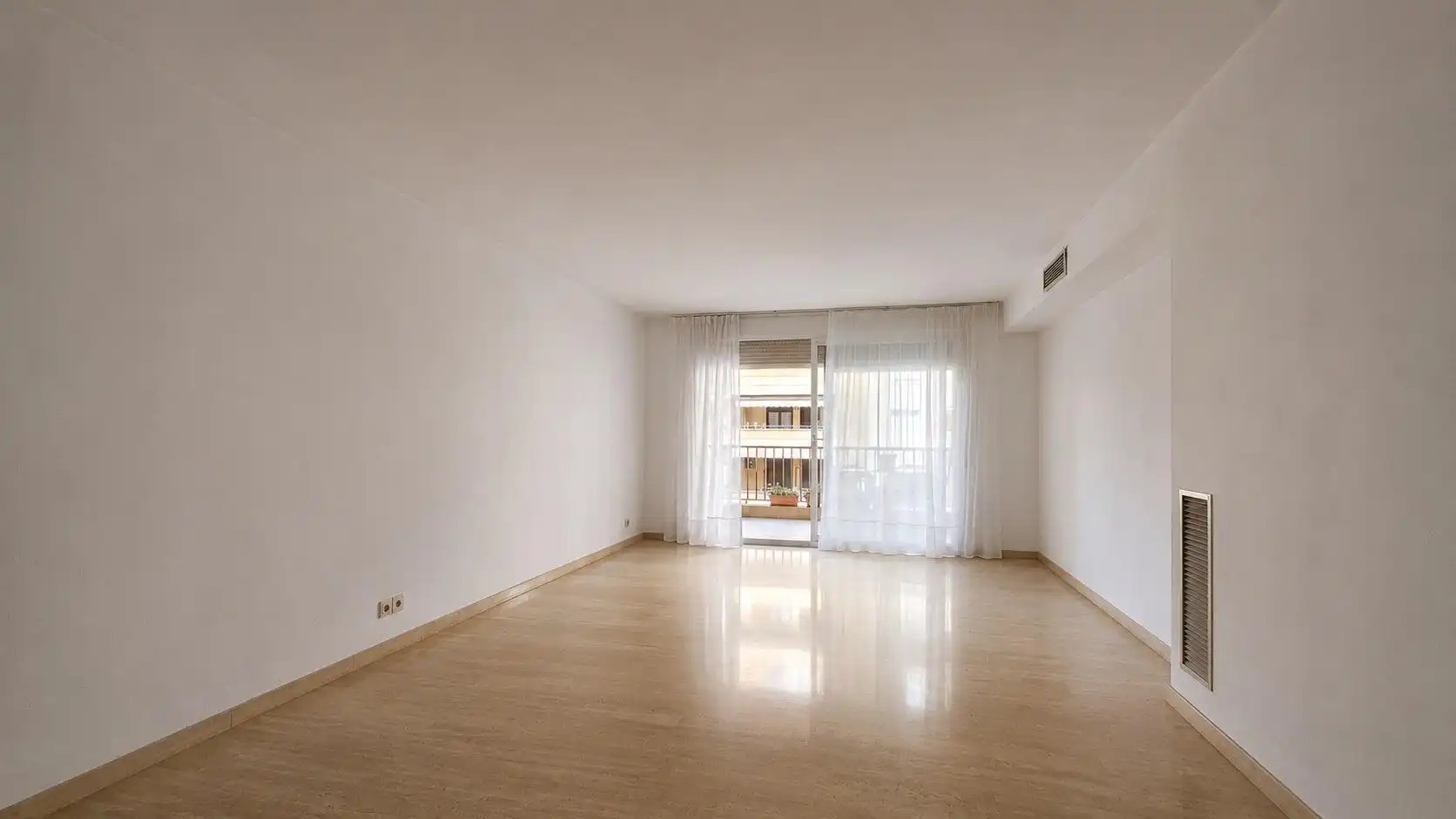 Sala d'estar de Pis en venda en  Palma de Mallorca amb Aire condicionat, Terrassa i Balcó