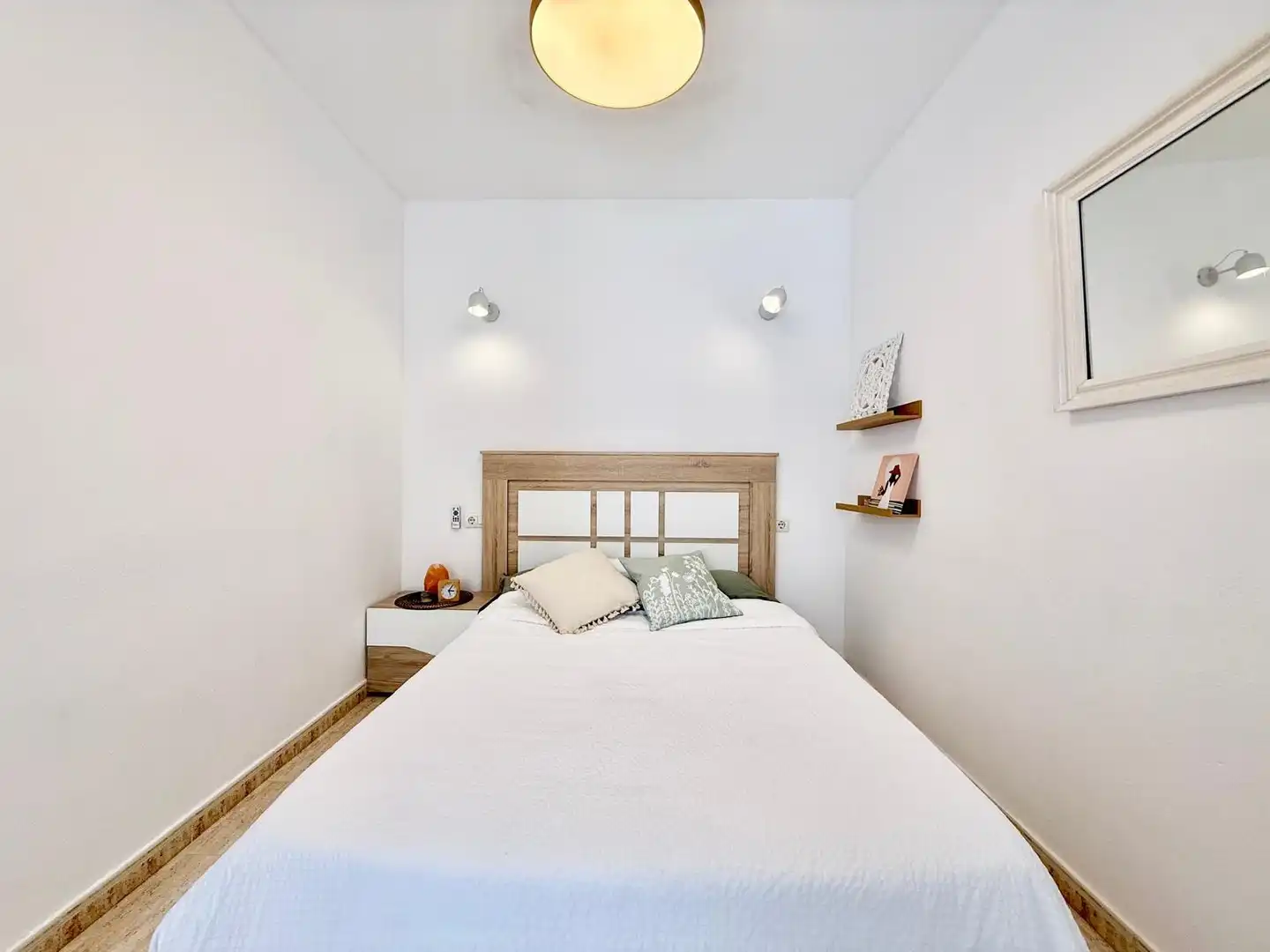 Schlafzimmer von Wohnungen zur Miete in Torrevieja mit Heizung, Terrasse und Schwimmbad