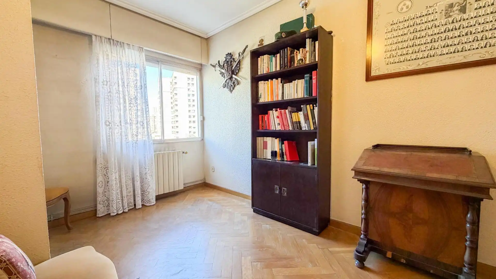 Schlafzimmer von Wohnung zum Verkauf in Valencia mit Klimaanlage, Heizung und Parkett