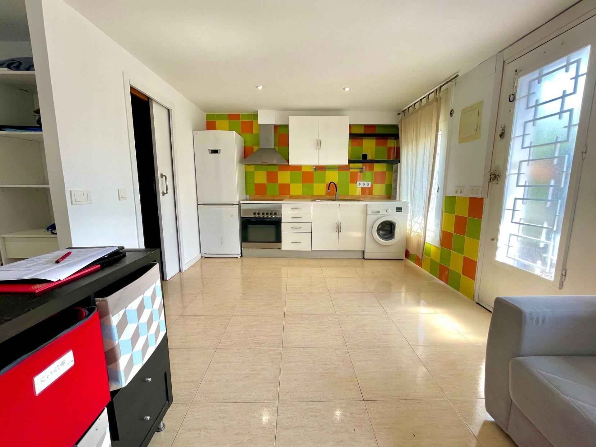 Kitchen of Apartment to rent in Sitges  with Air Conditioner and Community pool