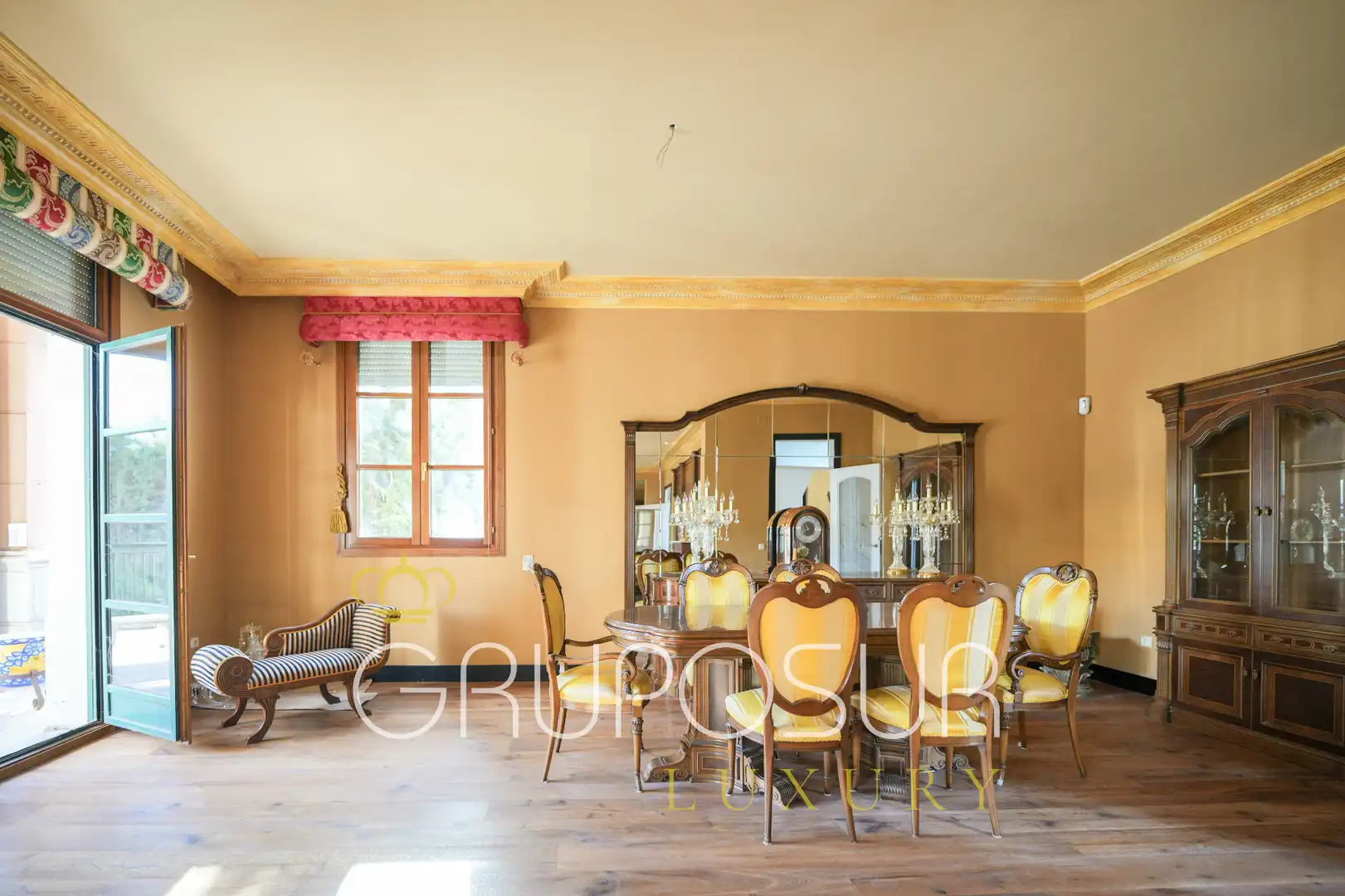 Comedor de Casa o chalet en venta en Valladolid con Calefacción, Jardín privado y Parquet
