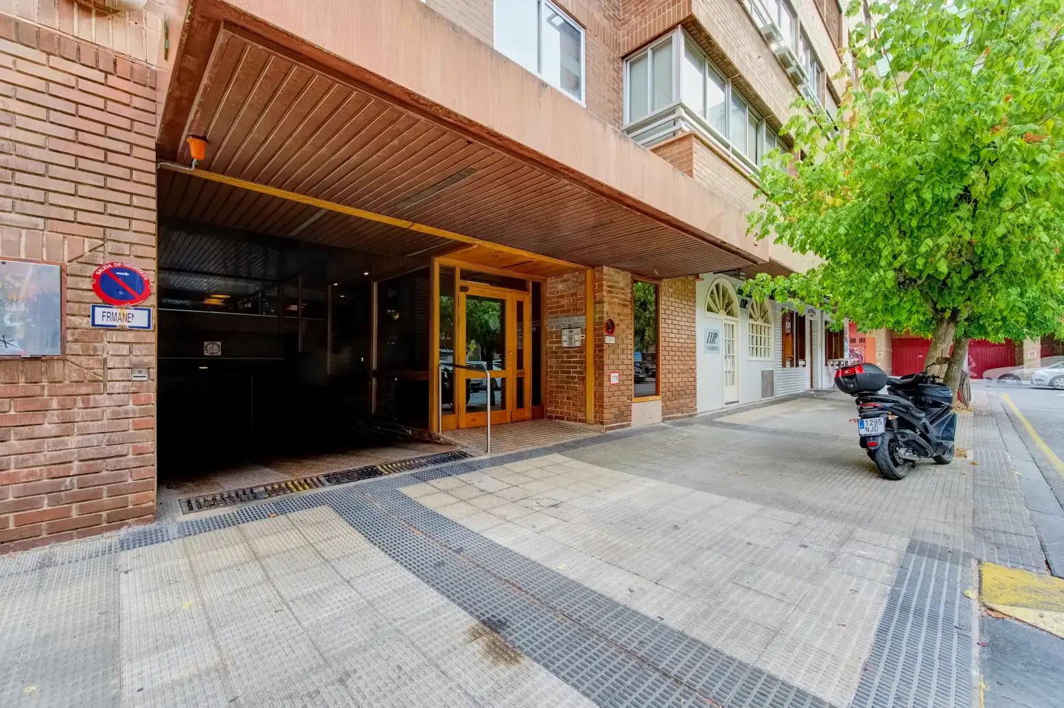 Vista exterior de Pis en venda en Mendebaldea - Ermitagaña