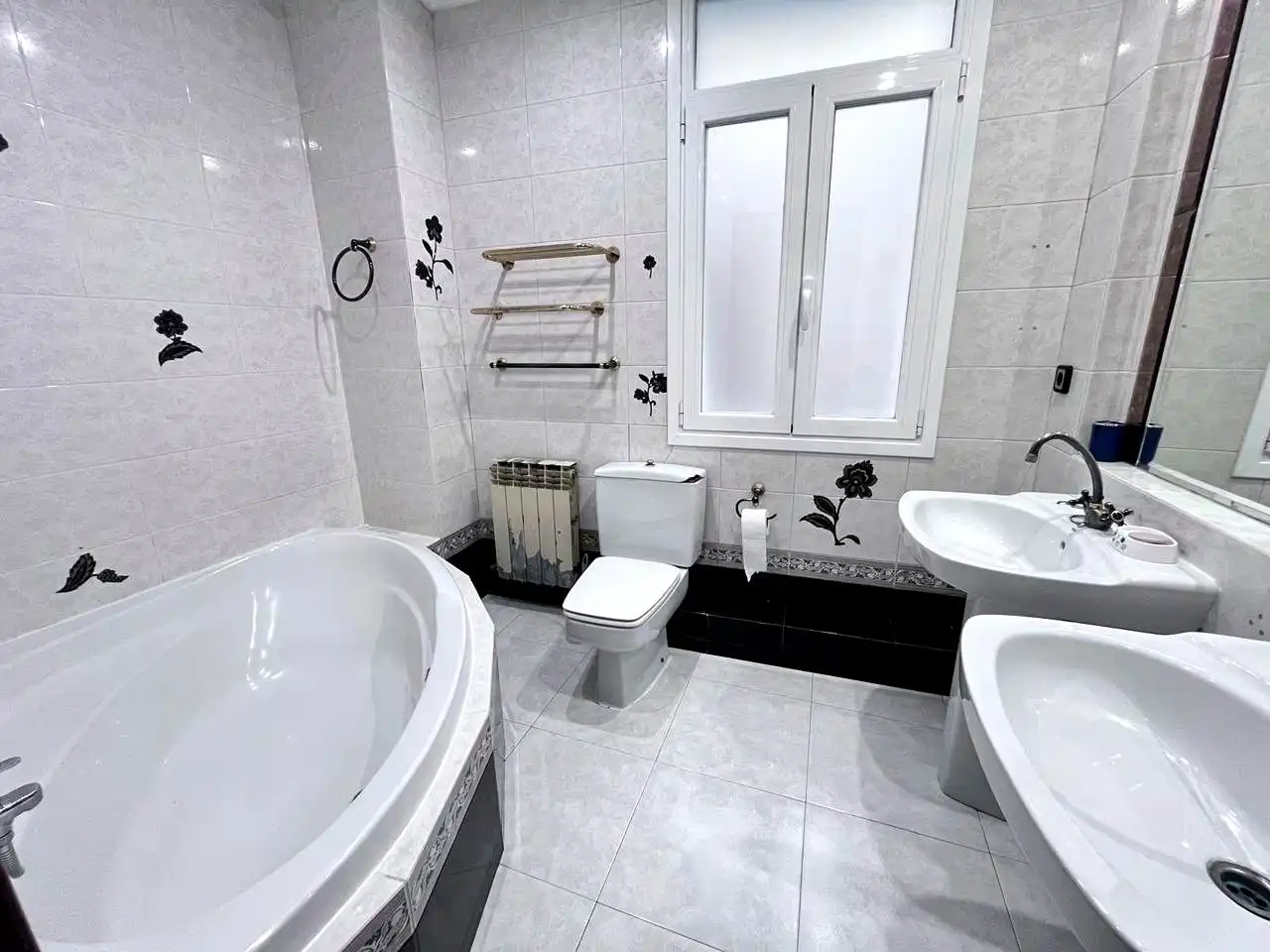 Baño de Piso en venta en Vitoria - Gasteiz con Calefacción, Trastero y Amueblado