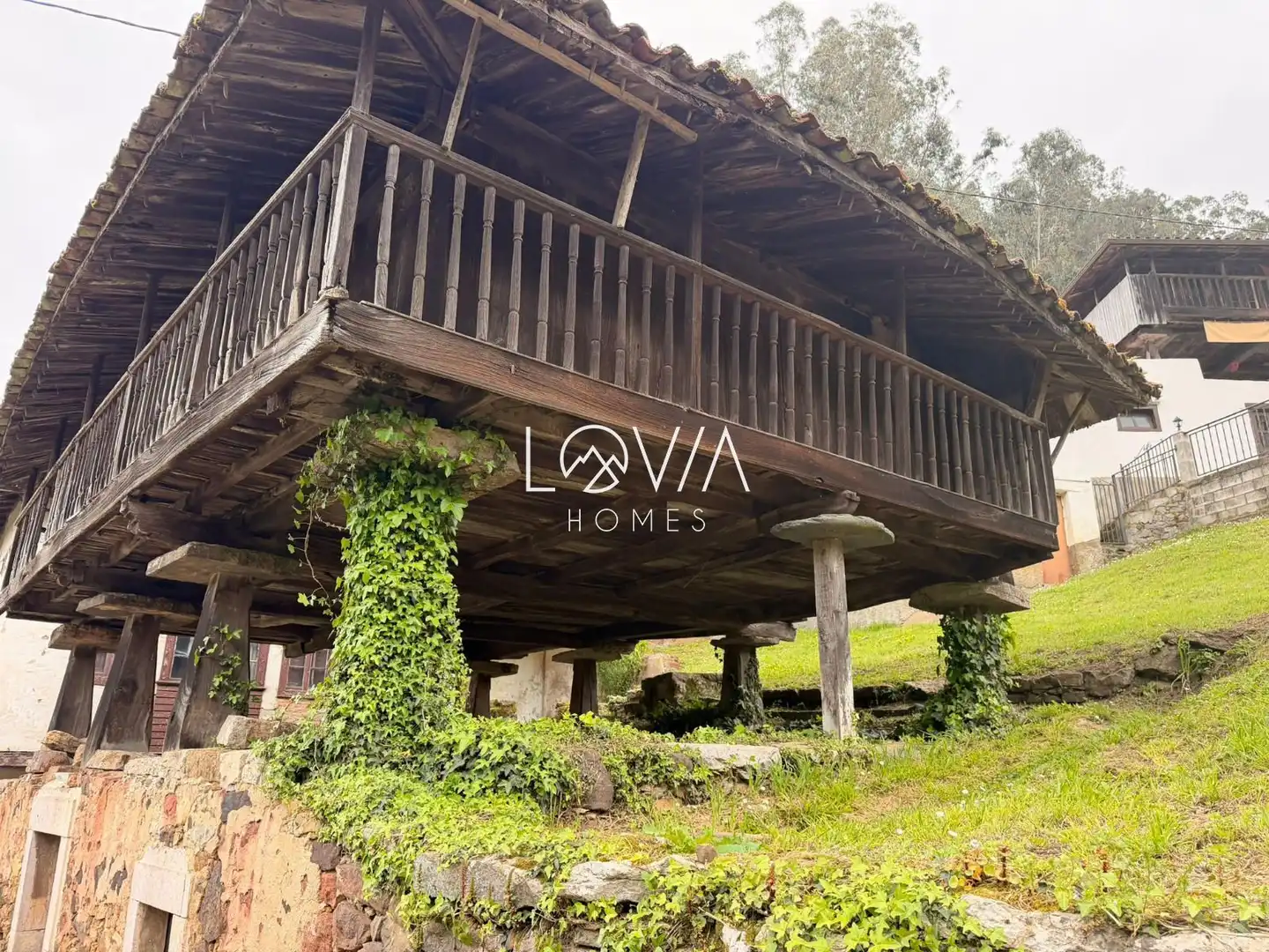 Vista exterior de Casa o xalet en venda en Pravia amb Jardí privat