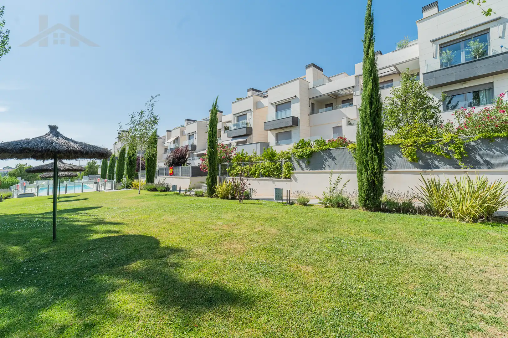 Vista exterior de Pis en venda en Boadilla del Monte amb Aire condicionat, Calefacció i Jardí privat