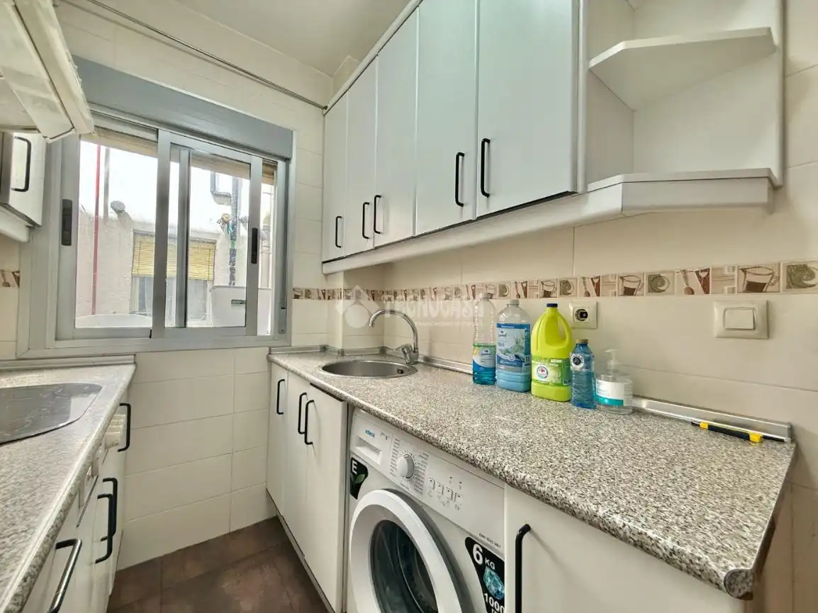 Kitchen of Flat for sale in Alcalá de Henares  with Air Conditioner and Heating